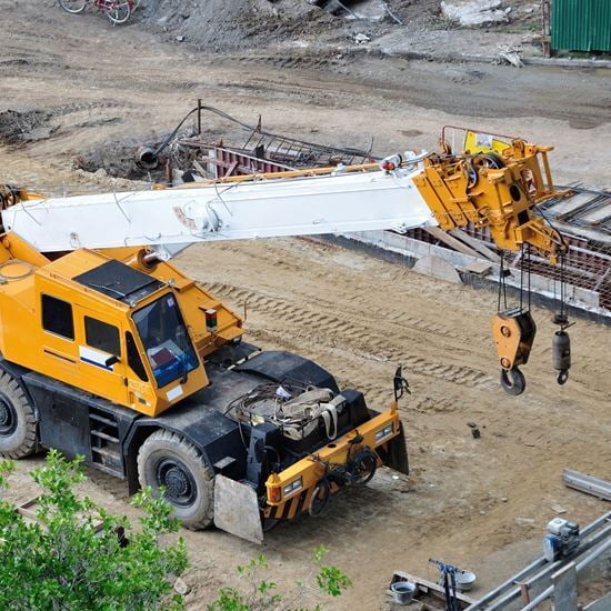 Mobile Crane (Non-slewing)